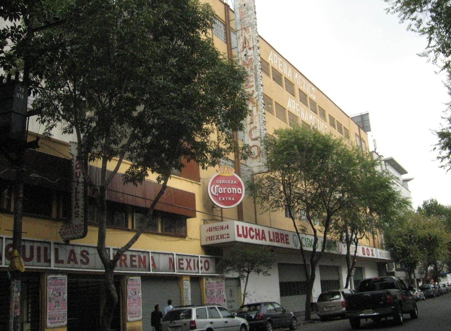 Exterior de la Arena México en la colonia Doctores