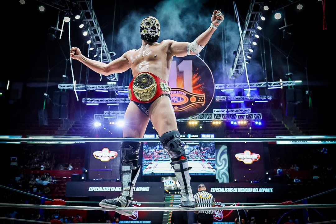 Póster oficial Campeonato Universal CMLL